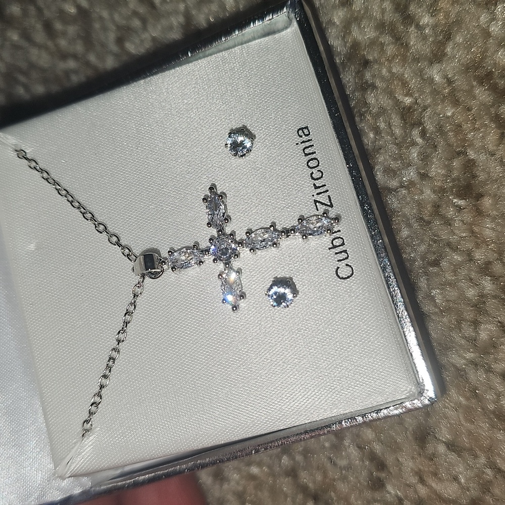 Elegant Silver Cubic Zirconia Cross Necklace Set